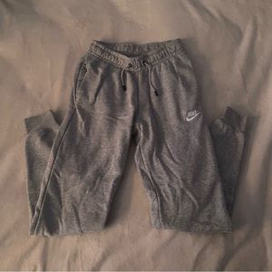 Nike Women's Sportswear Essential Fleece Jogger Pants